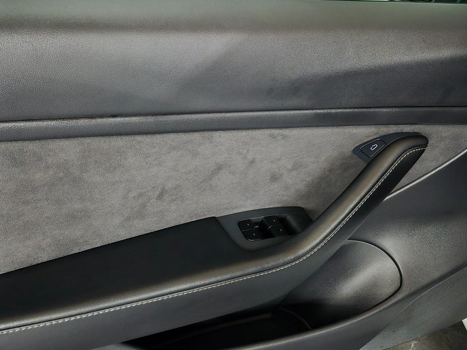 Tesla Model 3 Long Range AWD 4d