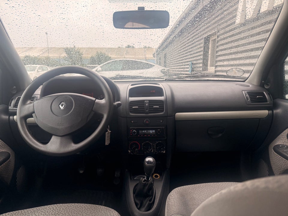 Renault Clio II 1,2 8V Basic 5d