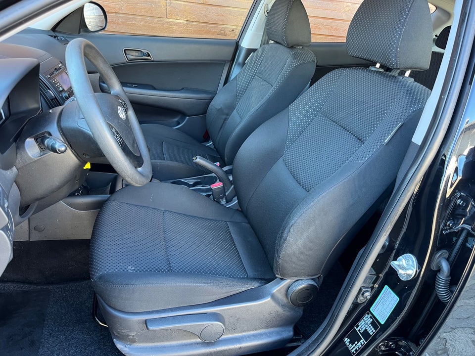 Hyundai i30 1,6 CRDi 90 Comfort Eco 5d