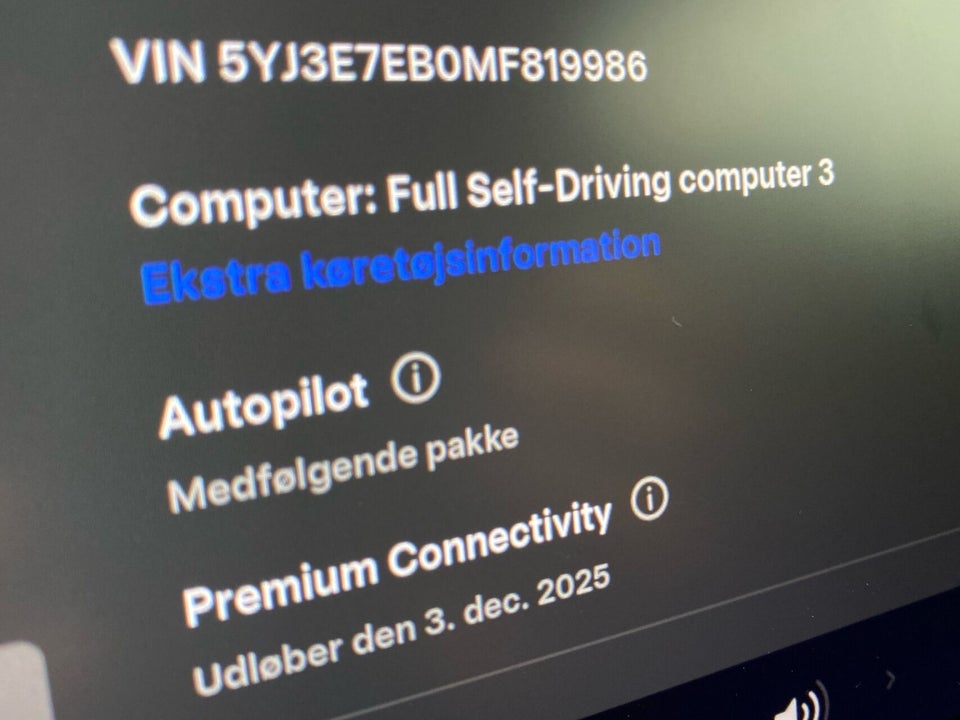 Tesla Model 3 Long Range AWD 4d