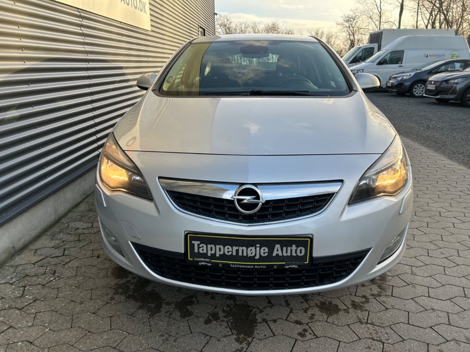 Opel Astra 1,3 CDTi 95 Sport 5d