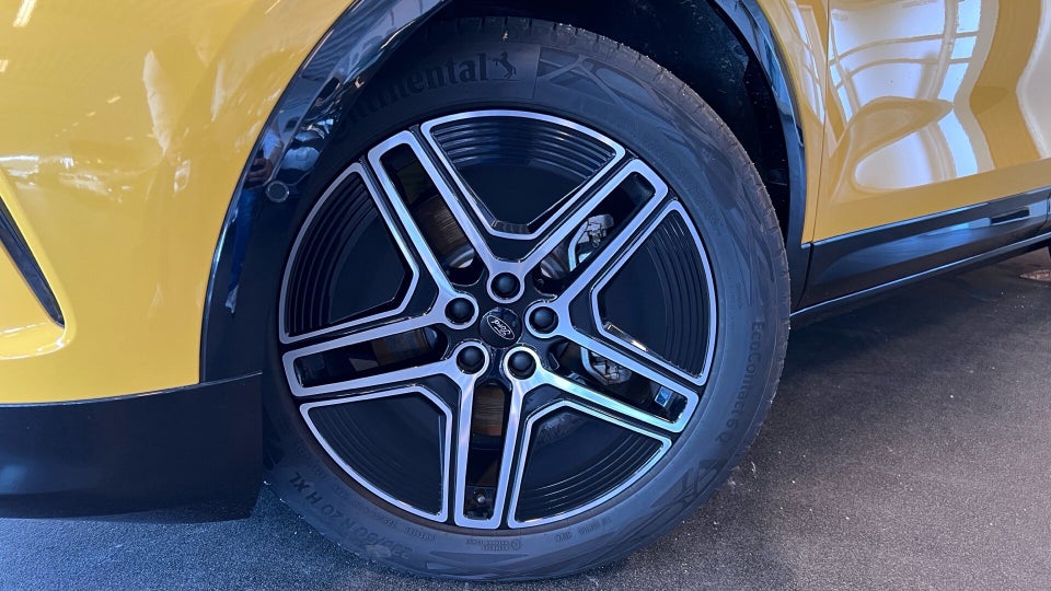 Ford Capri 77 Premium Extended Range 5d