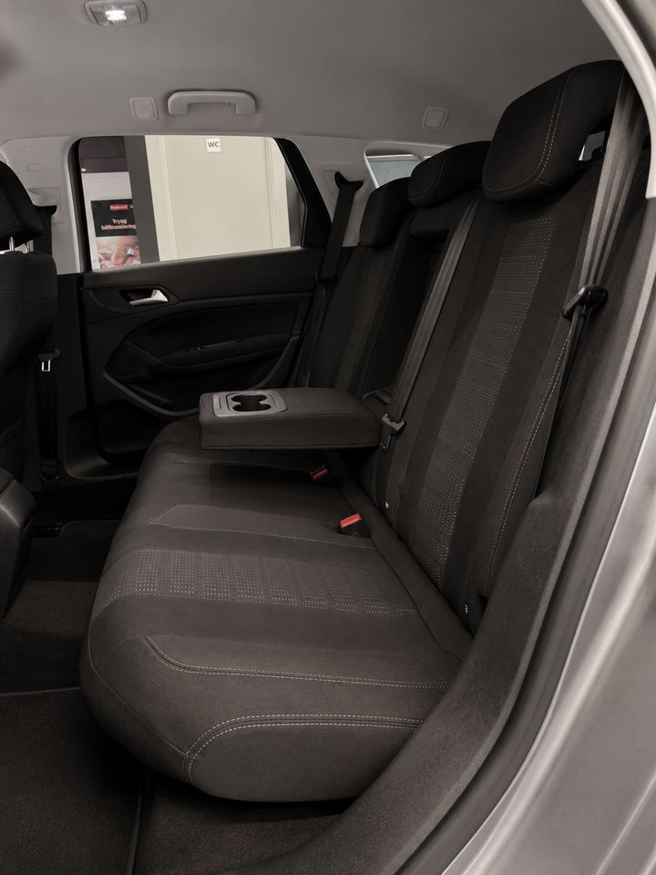 Peugeot 308 1,2 e-THP 130 Allure+ SW 5d