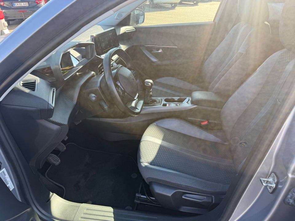 Peugeot 2008 1,2 PureTech 130 Allure Pack 5d