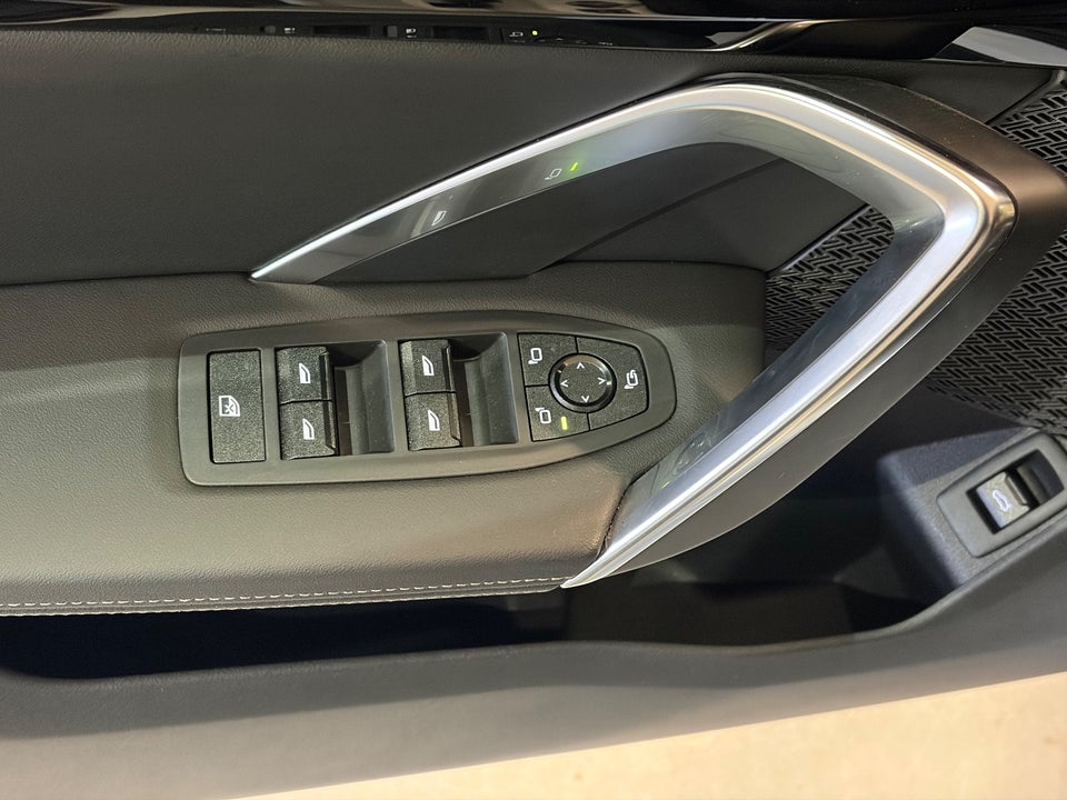 BMW iX1 xDrive30 X-Line 5d