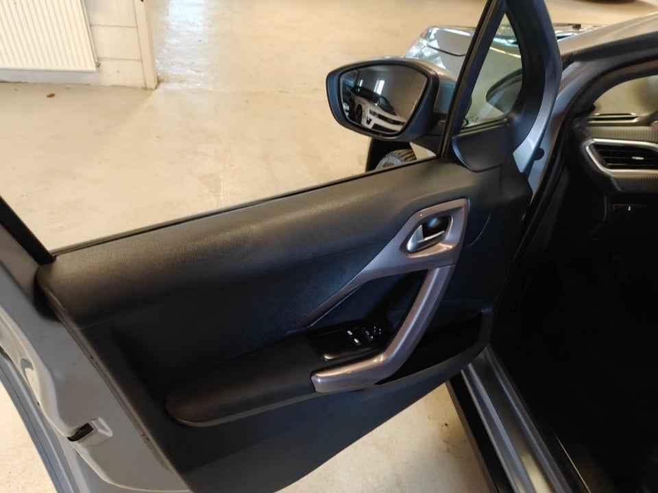 Peugeot 2008 1,2 VTi 82 Active Motion 5d