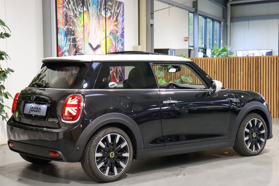 MINI Cooper SE Maximise 3d