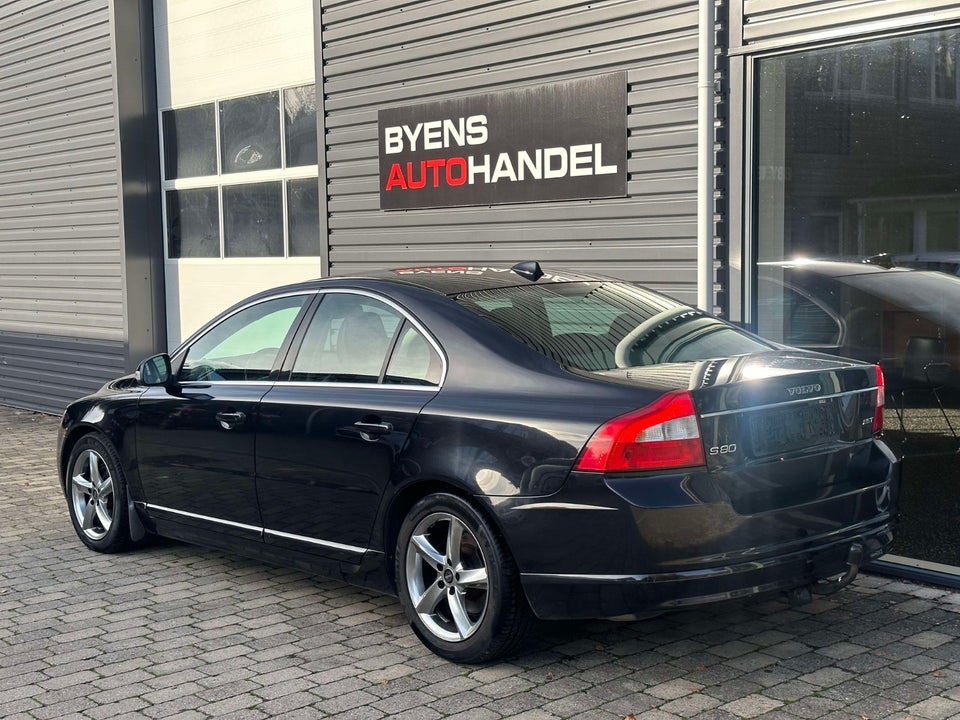 Volvo S80 2,5 T Momentum aut. 4d