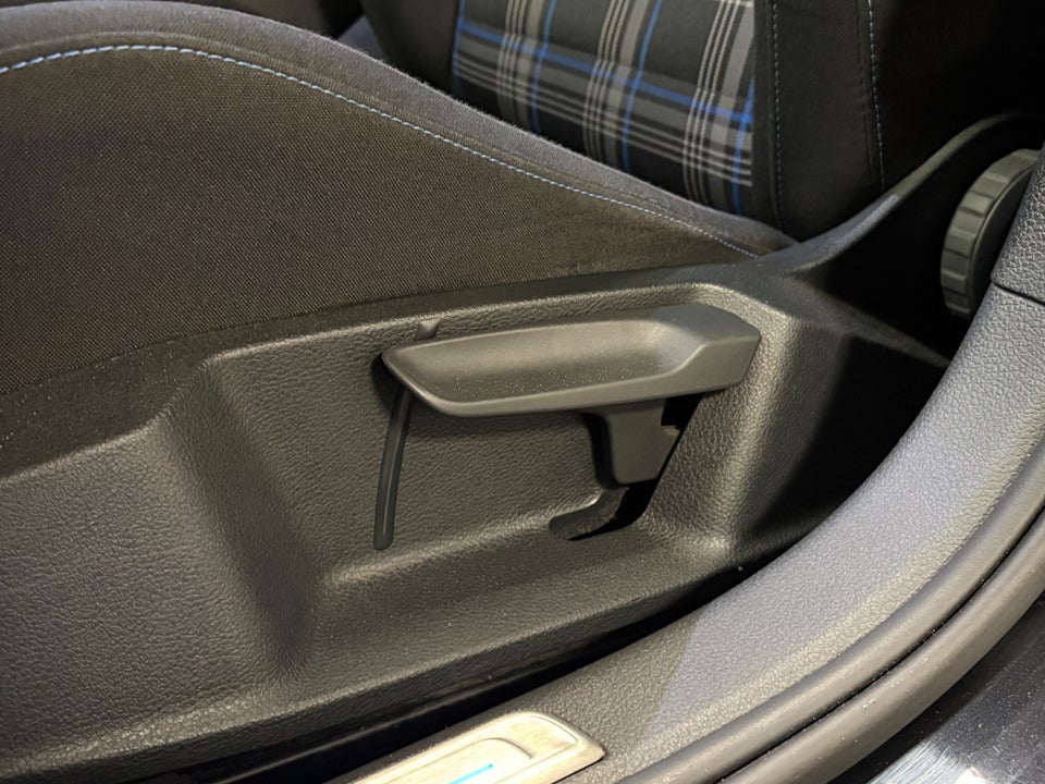 VW Golf VII 1,4 GTE DSG 5d