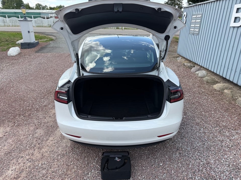 Tesla Model 3 Long Range AWD 4d