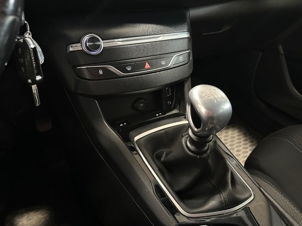 Peugeot 308 1,6 BlueHDi 120 Style SW 5d