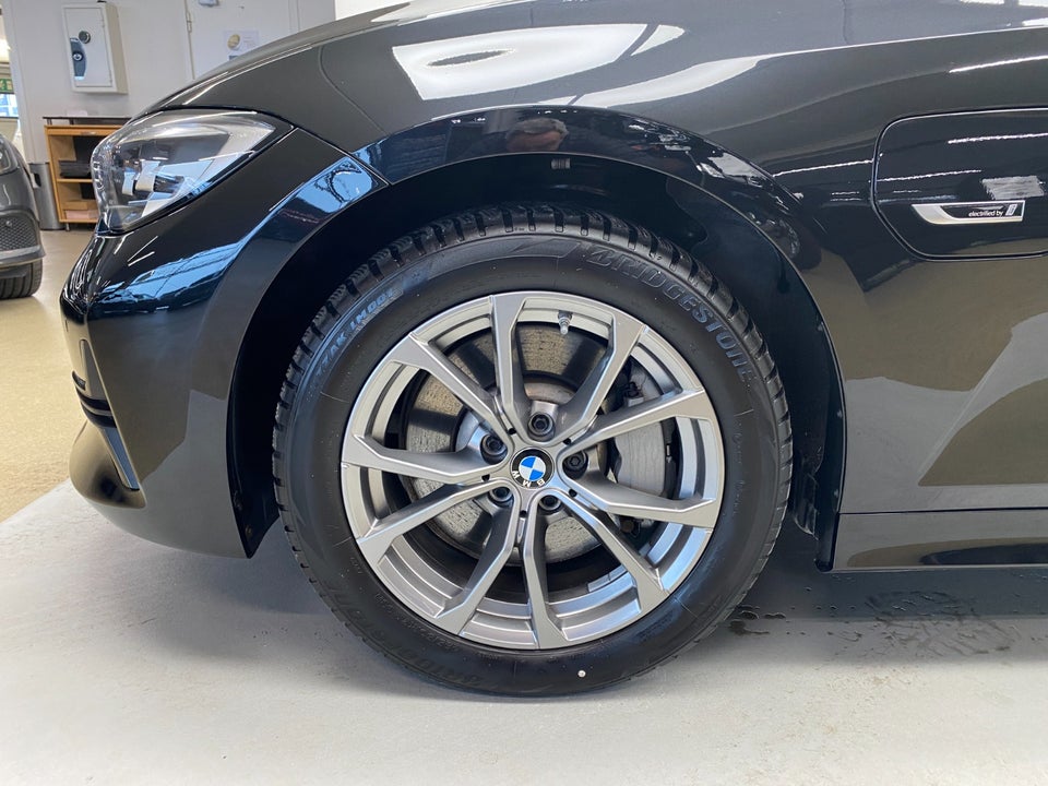 BMW 330e 2,0 Touring Sport Line aut. 5d
