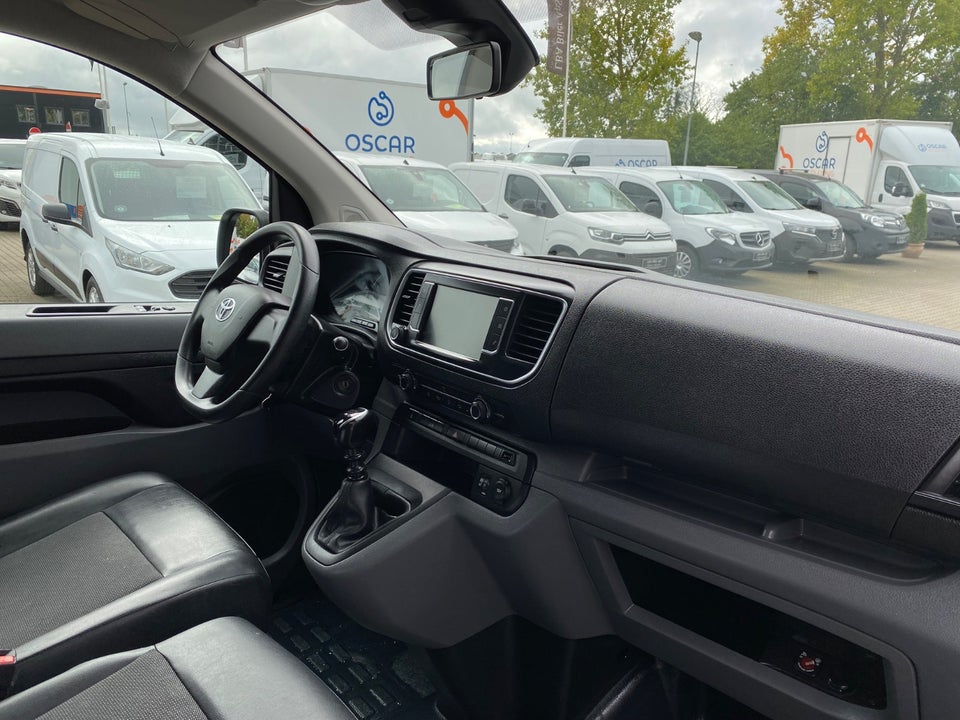 Toyota ProAce 2,0 D 122 Medium Comfort Master 6d