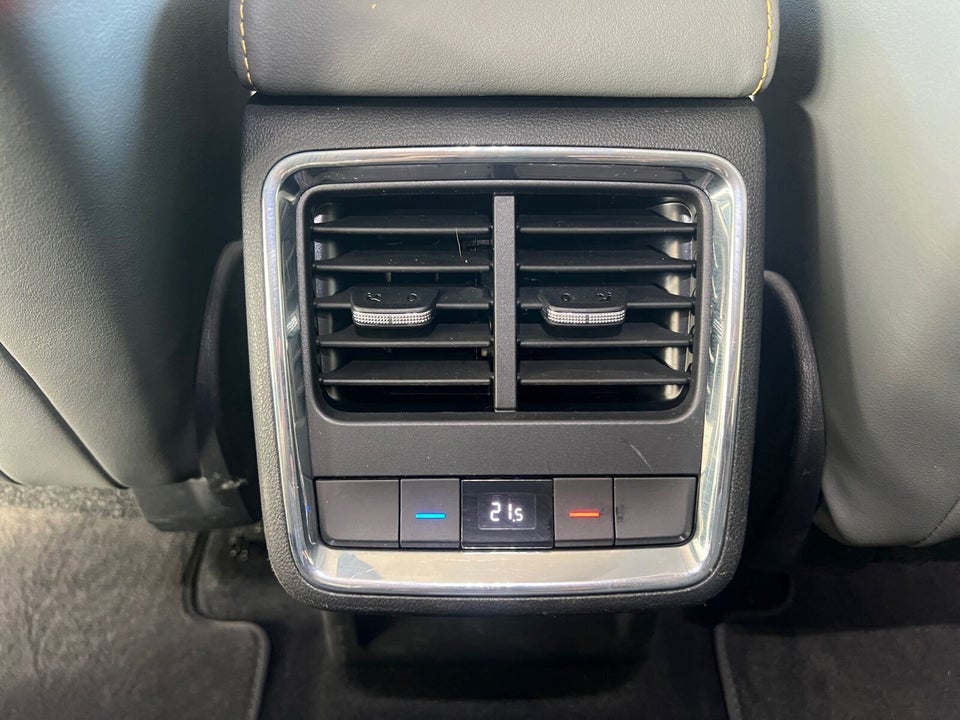 Skoda Enyaq 60 iV Lounge 5d