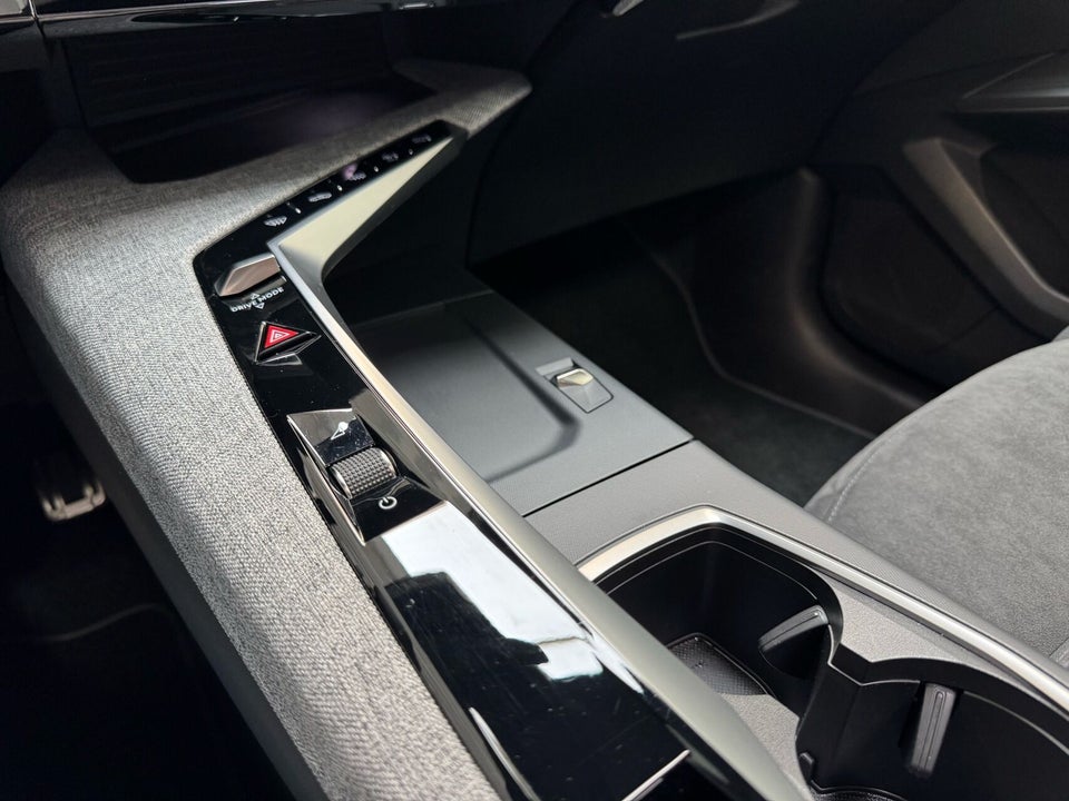 Peugeot e-3008 77 GT Pack 5d