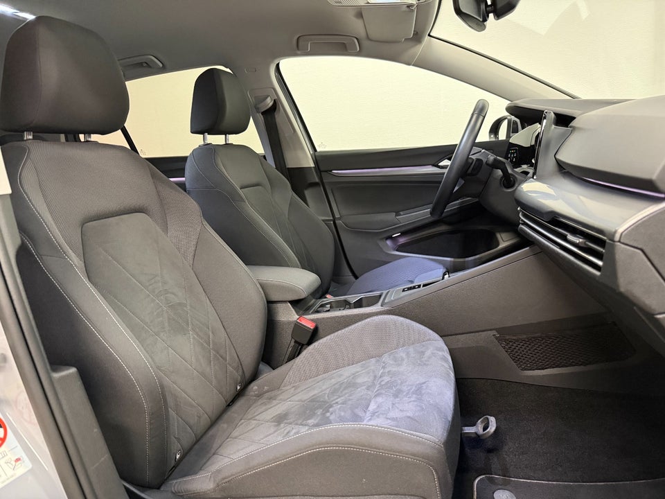 VW Golf VIII 2,0 TDi 150 Style DSG 5d