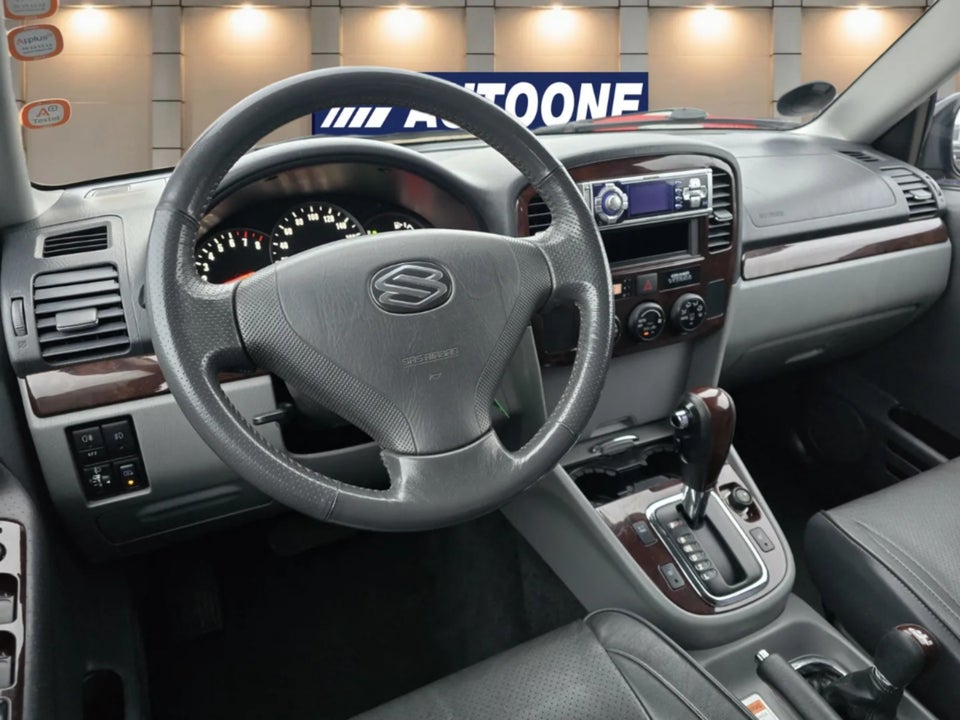 Suzuki Grand Vitara 2,5 V6 Active aut. Van 5d