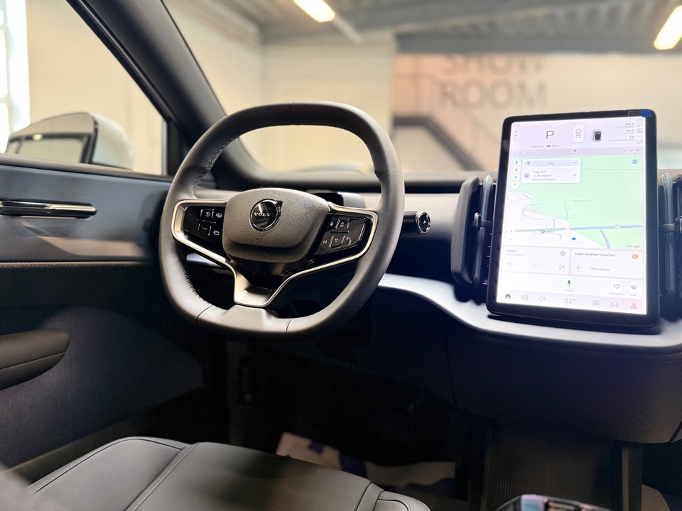 Volvo EX30 Standard Range Plus 5d