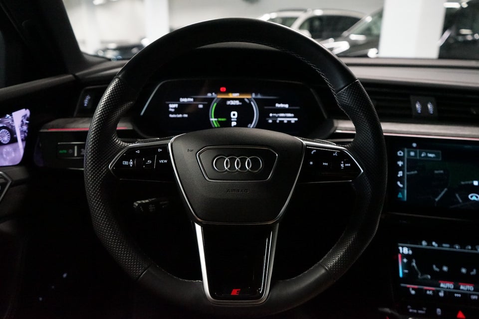 Audi e-tron 55 S-line quattro 5d