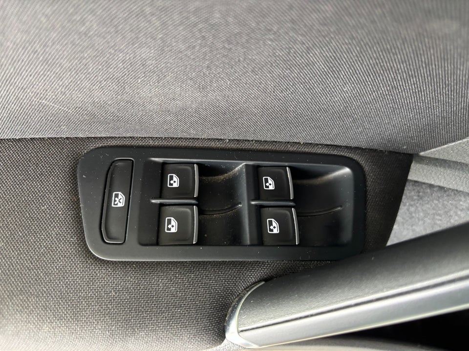 VW Golf VII 1,4 TSi 150 Highline Variant DSG 5d