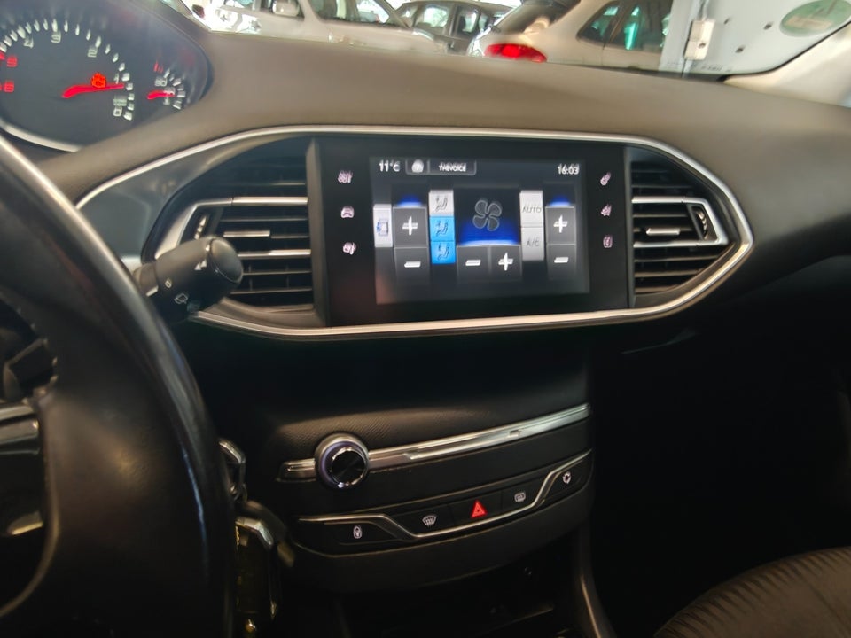 Peugeot 308 1,6 BlueHDi 120 Style SW 5d