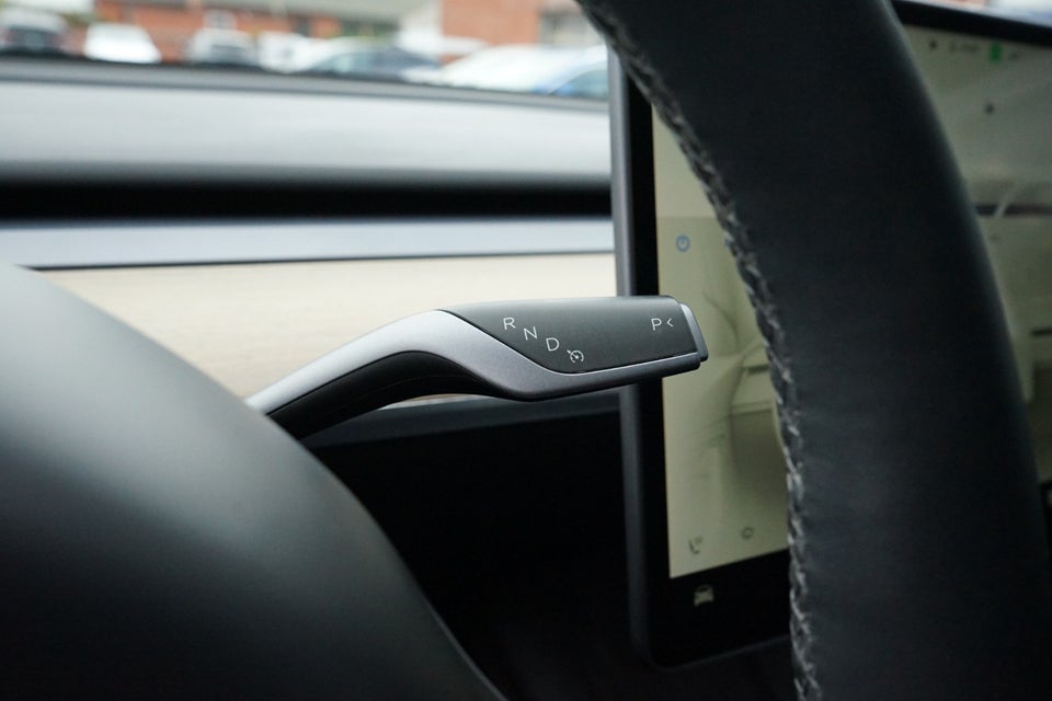 Tesla Model Y Long Range AWD 5d