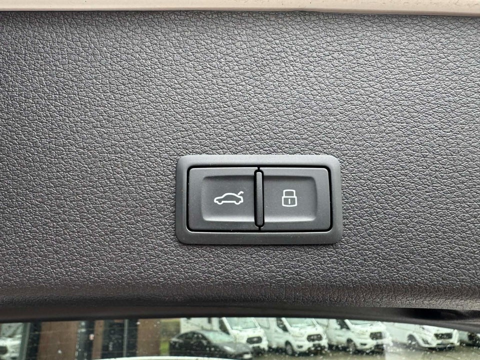 Audi e-tron 55 S-line quattro 5d