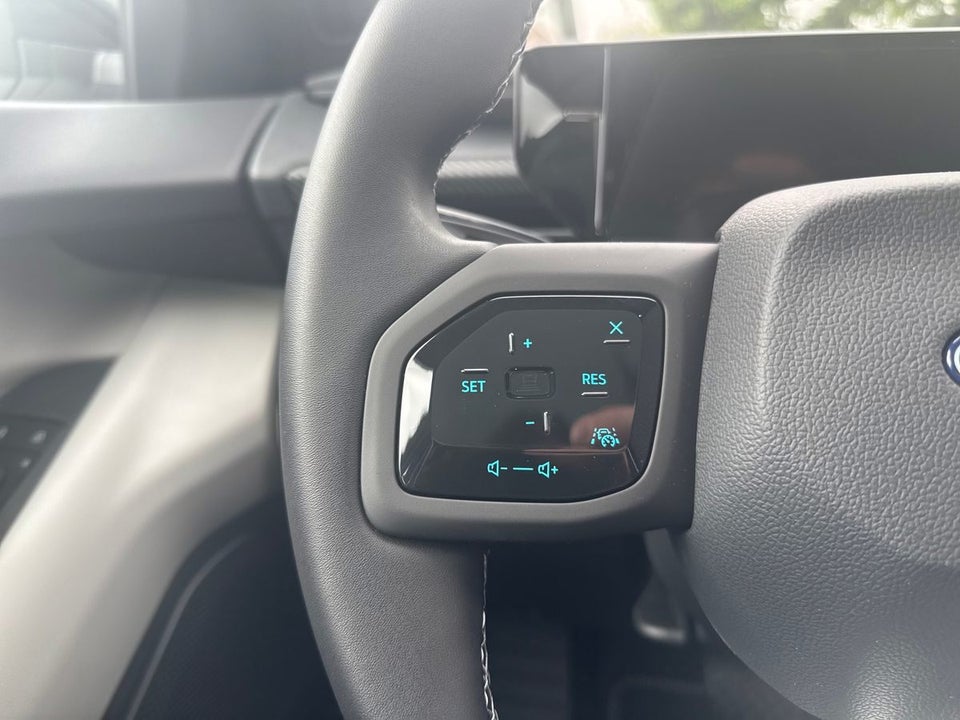 Ford Capri 84 Premium Extended Range AWD 5d