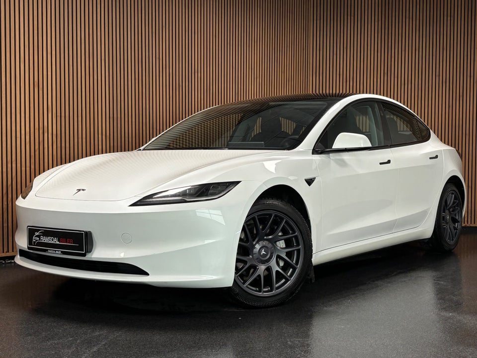 Tesla Model 3 RWD 4d