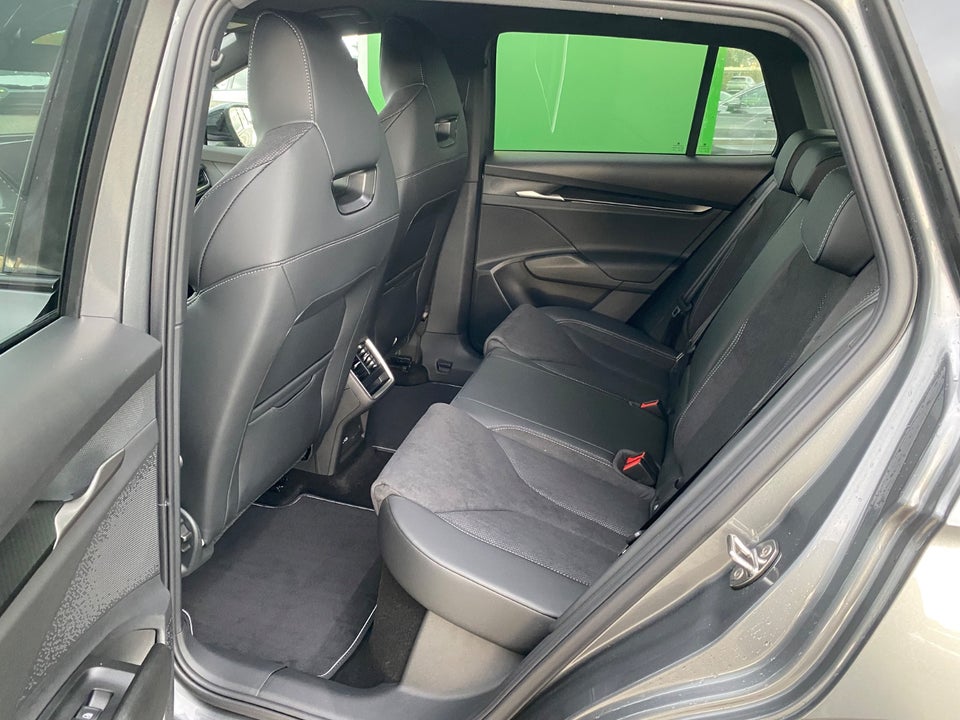 Skoda Elroq 60 iV Sportline 5d