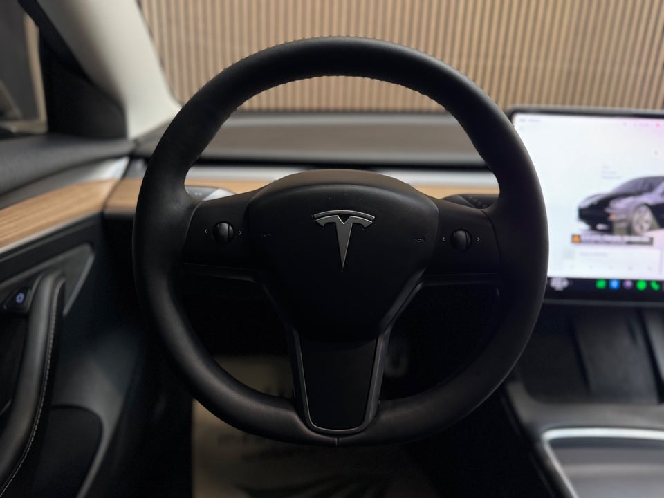 Tesla Model 3 Standard Range+ RWD 4d