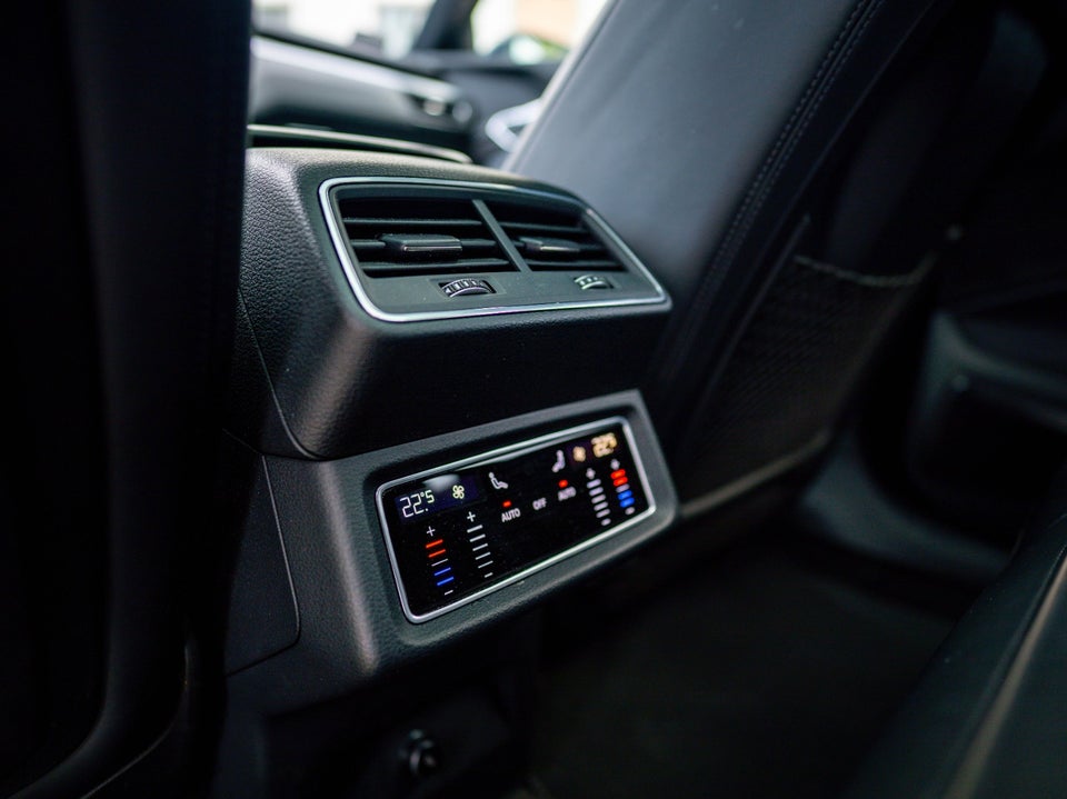 Audi e-tron 55 S-line quattro 5d