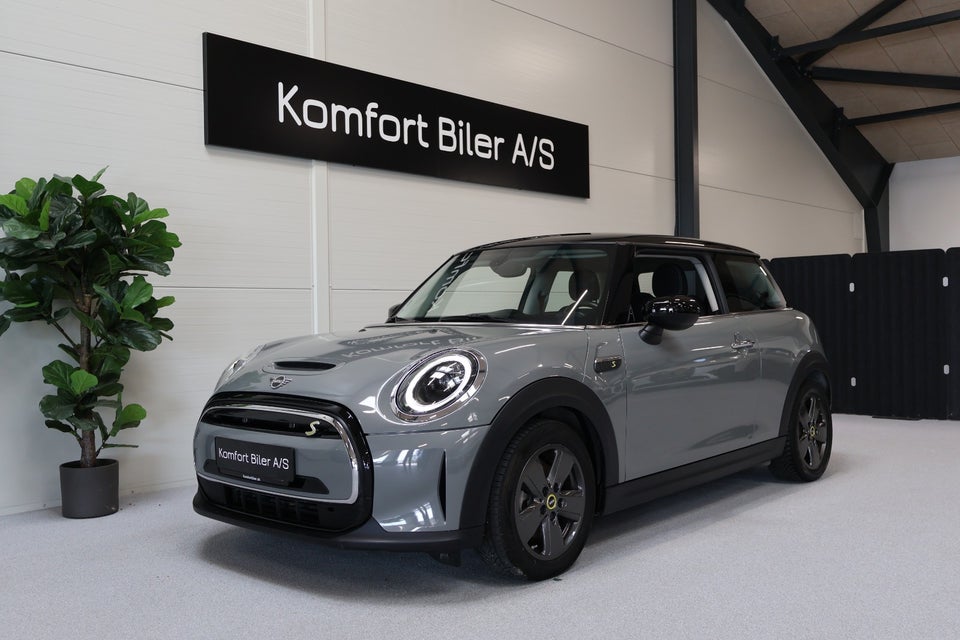 MINI Cooper SE Essential 3d