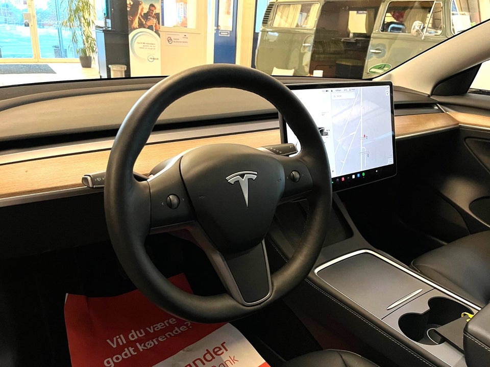 Tesla Model 3 RWD 4d