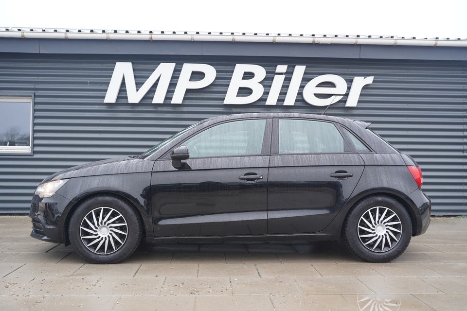 Audi A1 1,6 TDi 90 Attraction Sportback 5d