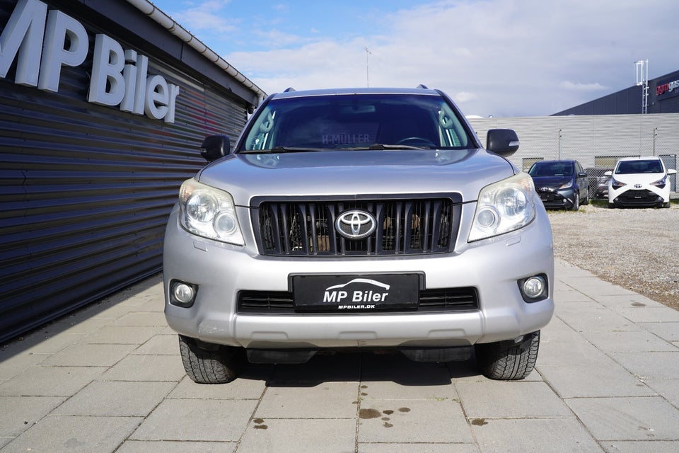 Toyota Land Cruiser 3,0 D-4D T3 aut. Van 5d