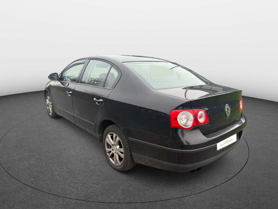 VW Passat 2,0 FSi Highline 4d