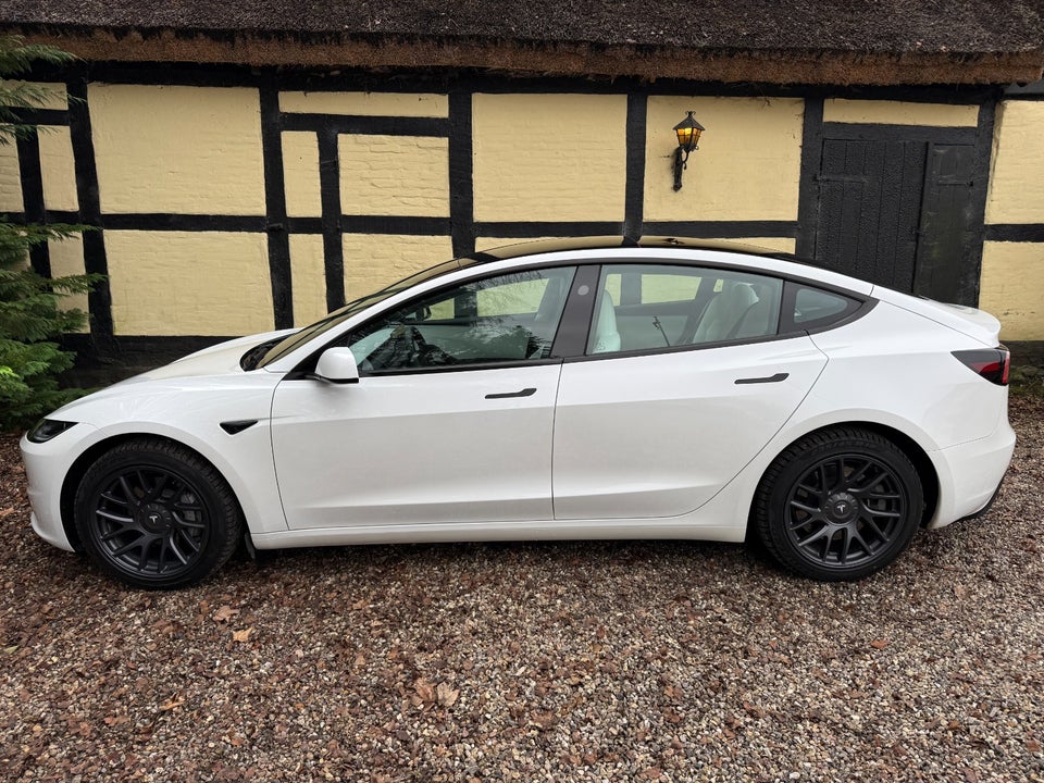 Tesla Model 3 RWD 4d