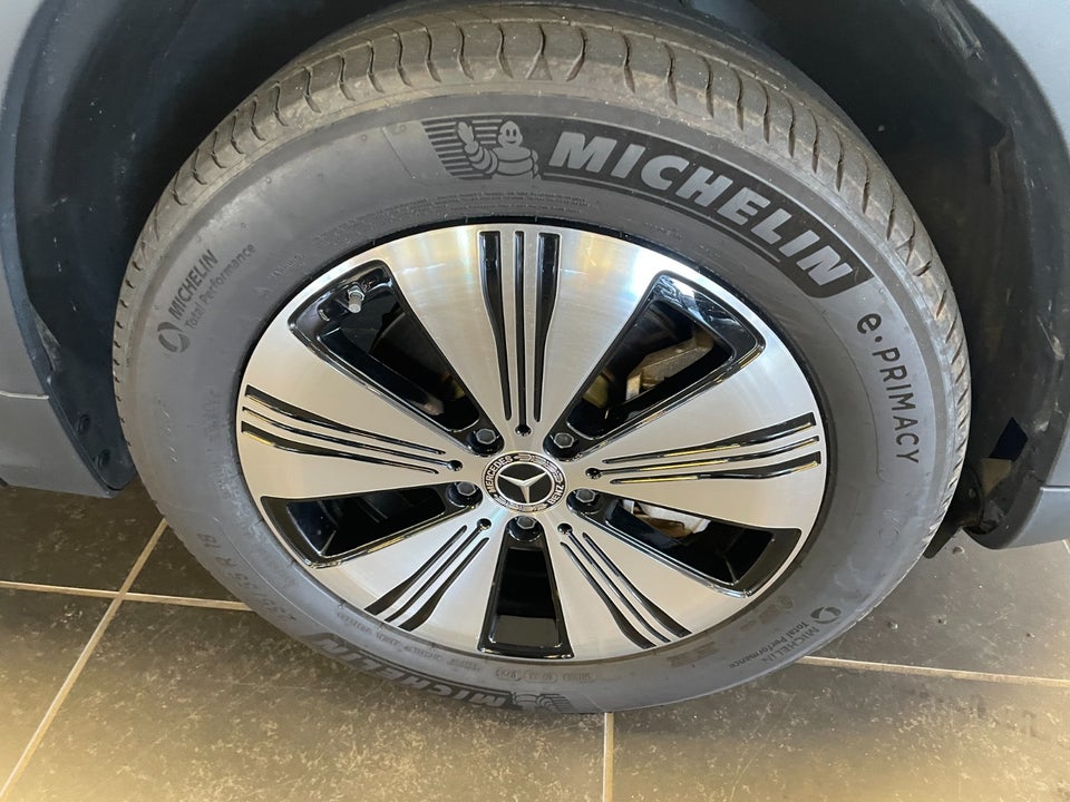 Mercedes EQA300 Progressive 4Matic 5d