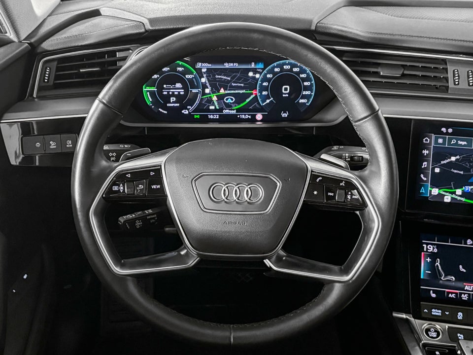 Audi e-tron 55 quattro 5d