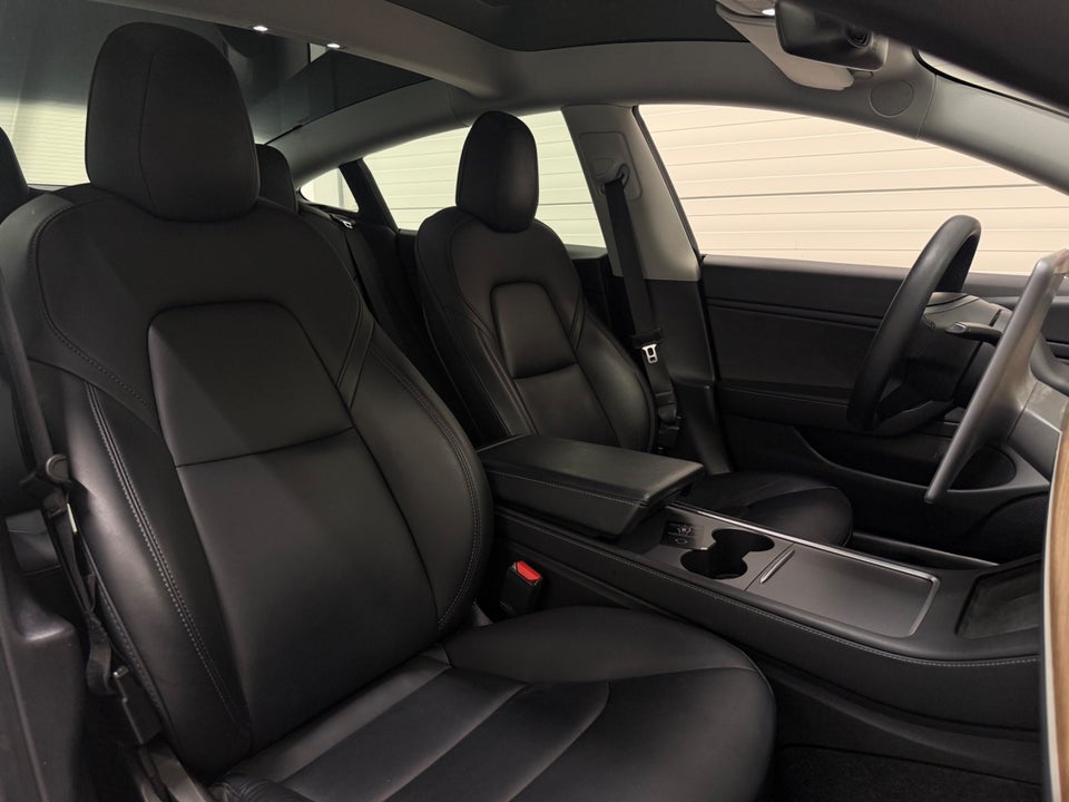 Tesla Model 3 Long Range AWD 4d