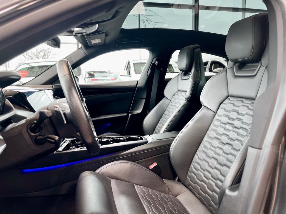 Audi e-tron GT quattro 4d