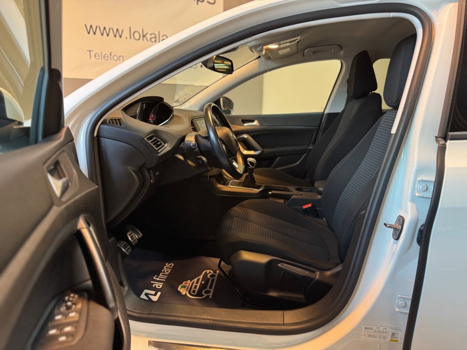 Peugeot 308 1,5 BlueHDi 130 Active 5d