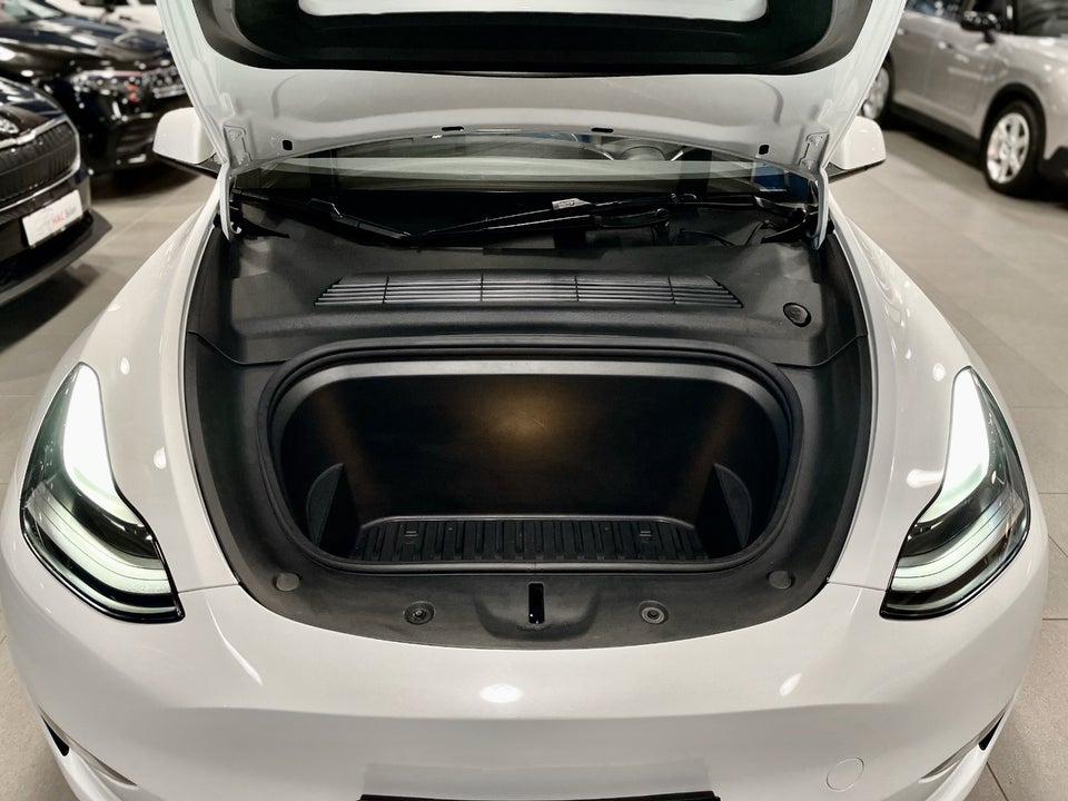 Tesla Model Y Long Range AWD 5d