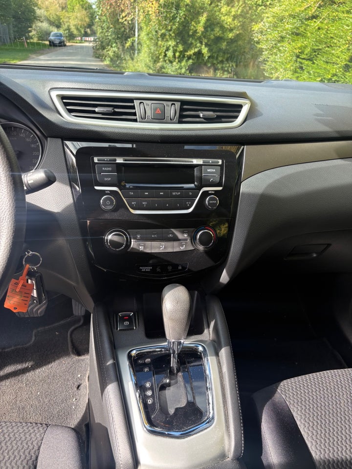 Nissan Qashqai 1,6 Dig-T 163 Acenta 5d