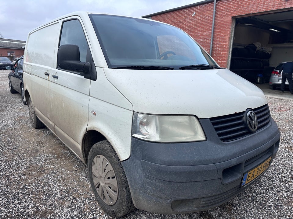 VW Transporter 1,9 TDi 84 Kassevogn kort 4d