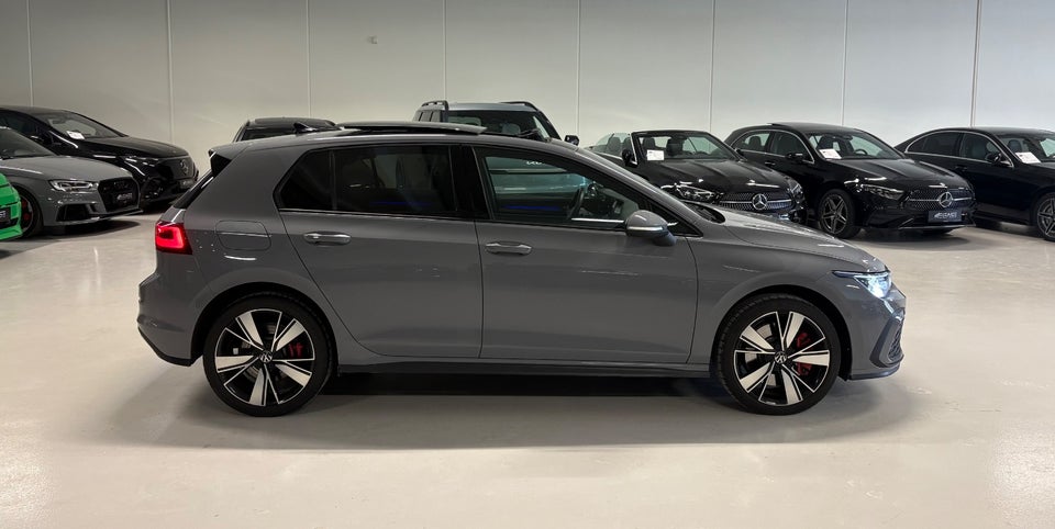 VW Golf VIII 1,4 GTE DSG 5d