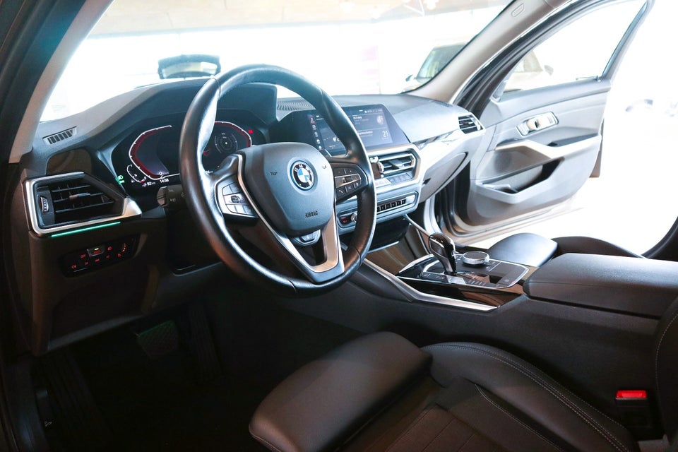 BMW 330e 2,0 Touring Sport Line aut. 5d