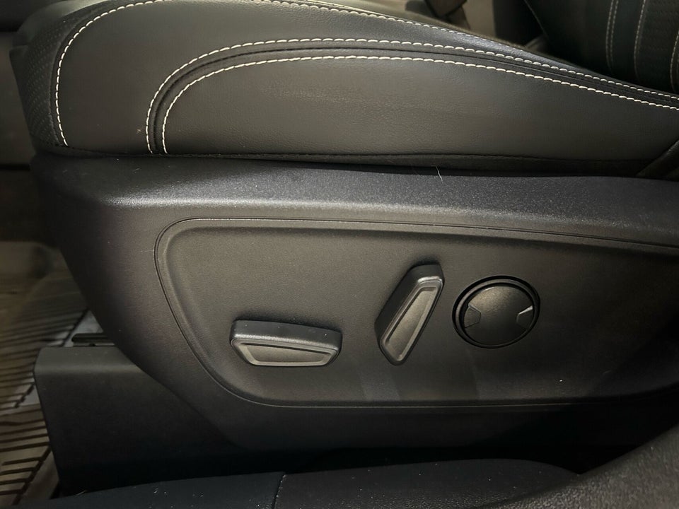 Ford Kuga 2,5 PHEV Vignale CVT 5d