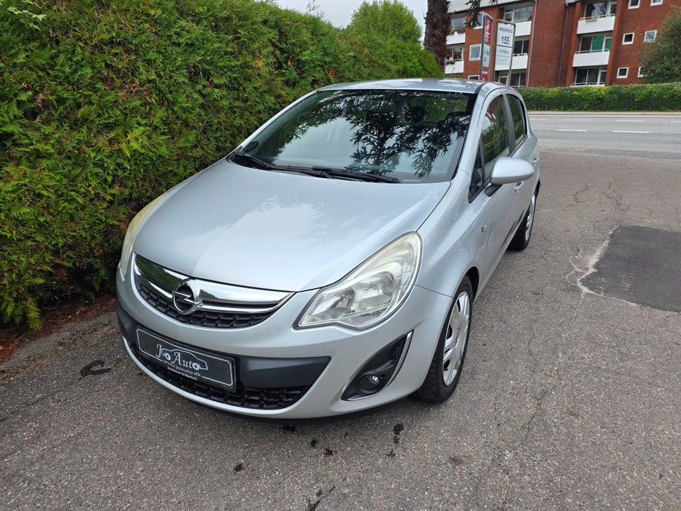 Opel Corsa 1,2 16V Cosmo 5d